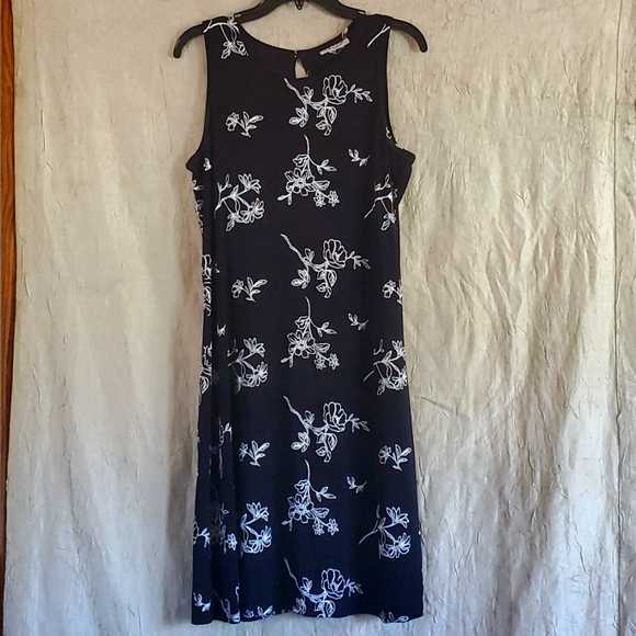 Jessica Floral Print Dress - Picture 6 of 9